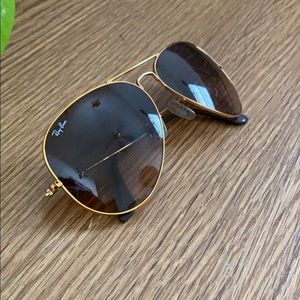 RayBans - Gold rim aviators